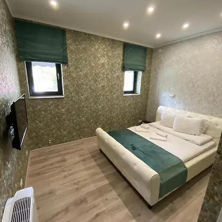 Arizet Boutique Mamaia